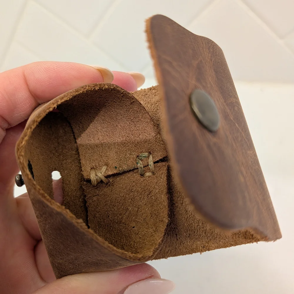 NWOT Handmade Leather AirPods Pro Case Rustic Snap Closure with Keychain